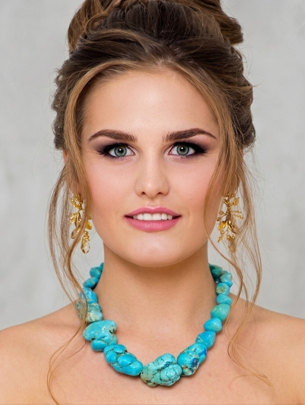 🩵▪️ATTERRI ▪️ Natural Blue Turquoise Stone  16"  Statement Necklace